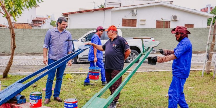 Leo Bezerra coordena ações do ‘Bora Cuidar’ em dois novos locais e garante continuidade do programa em toda João Pessoa