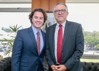 Veneziano se reúne com ministro Alexandre Padilha para tratar da recomposição de perdas de receitas para estados e municípios