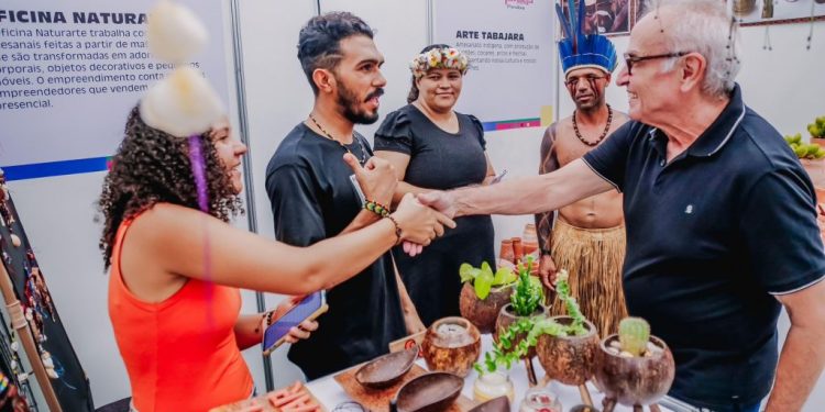 Cícero Lucena compartilha experiências da gestão municipal em painel sobre políticas públicas