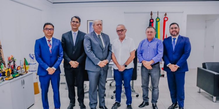 Cícero Lucena renova parceria da Prefeitura com o Tribunal de Justiça para realização do Refis 2023