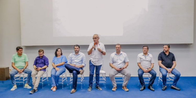 Cícero Lucena abre aula inaugural de cursos profissionalizantes para pessoas em situação de vulnerabilidade social