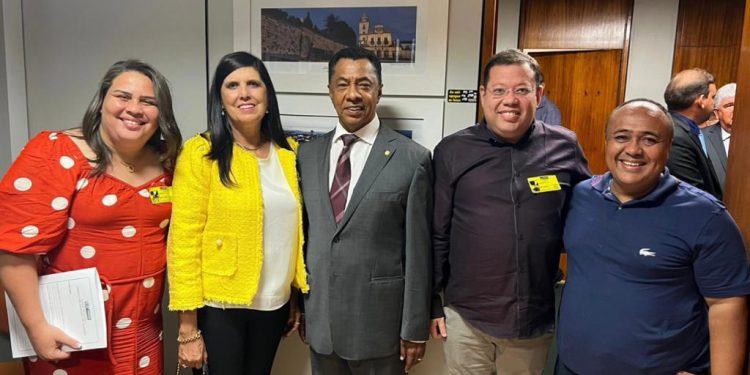 No aniversário de 2 anos do Opera Bayeux, governo federal libera R$ 2 milhões em emendas do deputado Damião Feliciano para o município