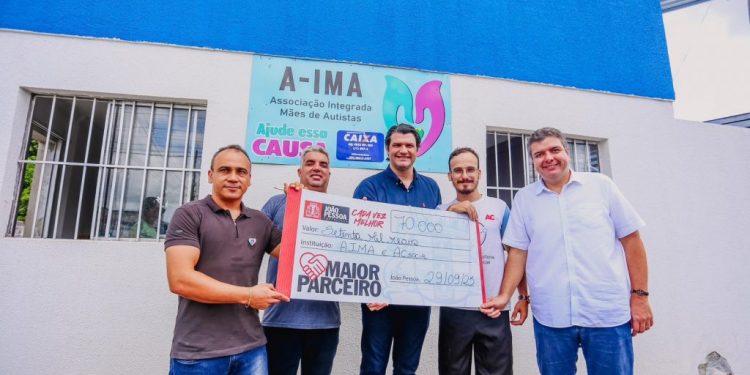 Leo Bezerra libera R$ 70 mil em recursos orientados por parlamentar para a Associação Integrada Mães de Autistas