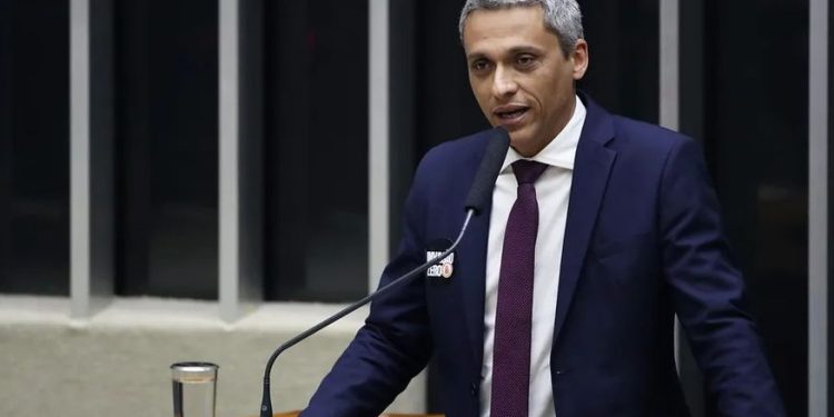 PGR pede ao STF para ouvir deputado Gustavo Gayer sobre declarações discriminatórias contra africanos