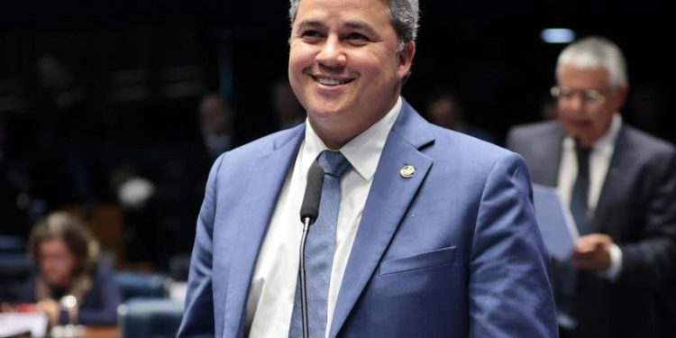 Trabalho de Efraim para fortalecer setor de tecnologia brasileiro é destaque na mídia nacional