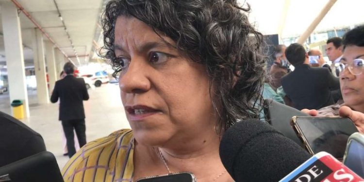 MAIS UMA: Estela afirma que é pré-candidata a prefeita de João Pessoa pelo PT