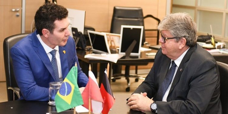 Governador pede liberação das obras da barragem Cupissura e de habitação ao ministro das Cidades