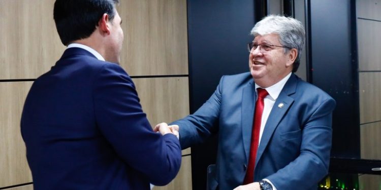 Governador confirma que ordem de serviço para obras do aeroporto de Patos será assinada em outubro