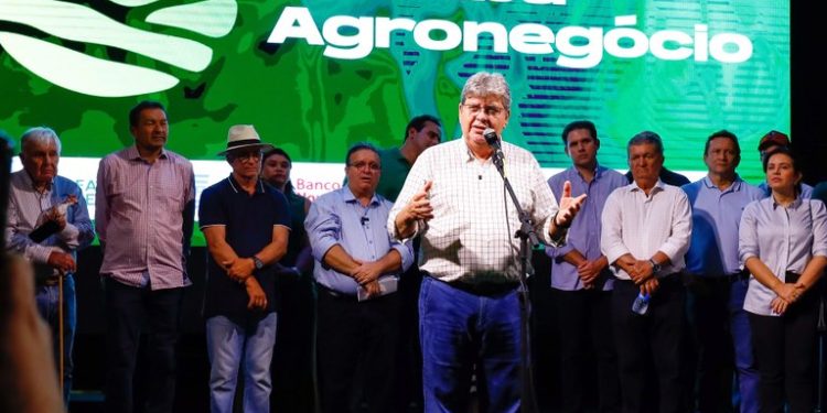 João Azevêdo participa de abertura da Expofeira Paraíba Agronegócio e destaca importância econômica do evento para o setor produtivo