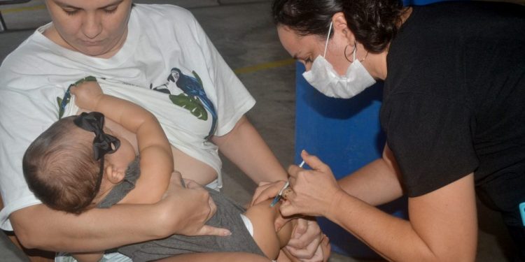 Prefeitura faz apelo para que população complete ciclo vacinal das crianças e realiza campanha nesta sexta-feira