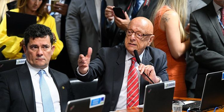 CAE vota recompensa por notícia de crime contra mercado de valores mobiliários