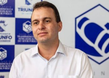 Crise: prefeito de Triunfo demite comissionados e contratados