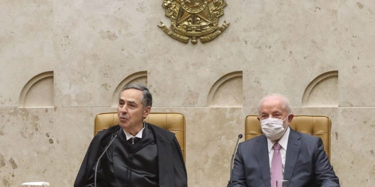 Barroso afirma que Forças Armadas não sucumbiram ao golpismo