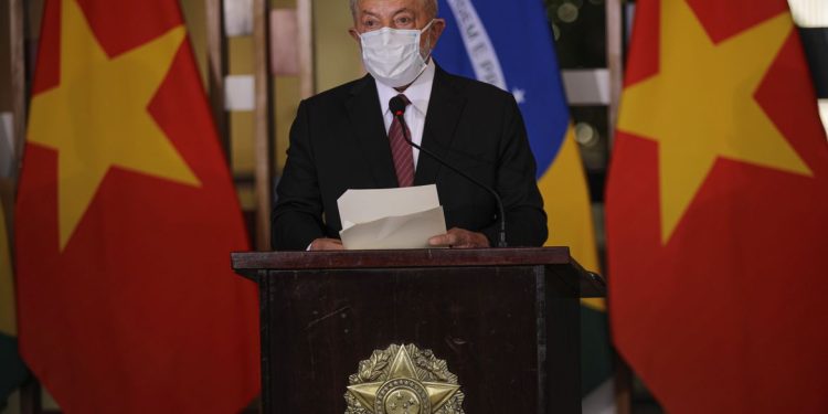 Lula diz que gênero e cor não serão critério para indicação ao STF