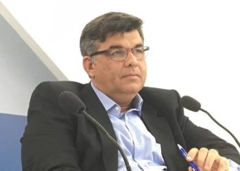 Prefeito paraibano corta 20% do próprio salário e retira gratificações de servidores