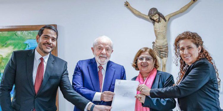 Lula aprova parecer que prevê demissão de servidor por assédio sexual