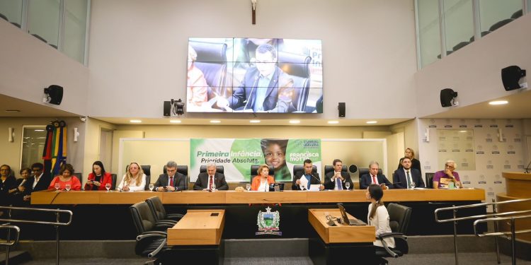Programa PAI é destaque em Sessão Especial sobre a Primeira Infância como Prioridade Absoluta, na Assembleia Legislativa PB