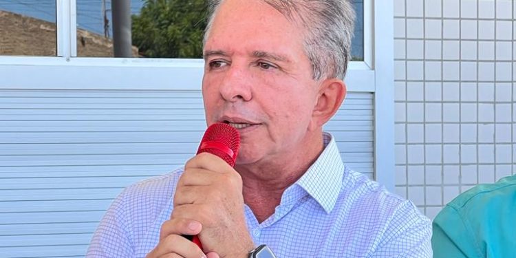 Nabor Wanderley confirma complementação do piso salarial para profissionais da enfermagem