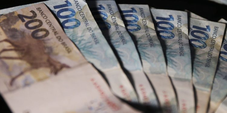 Receita abre consulta ao 5º lote de restituição do Imposto de Renda