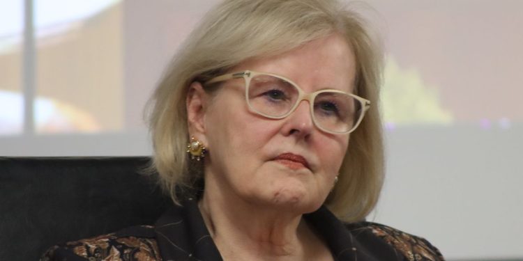 Rosa Weber libera descriminalização do aborto para julgamento