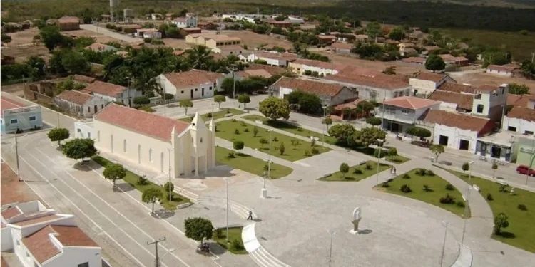 Prefeita paraibana exonera todos os servidores contratados, comissionados e secretários