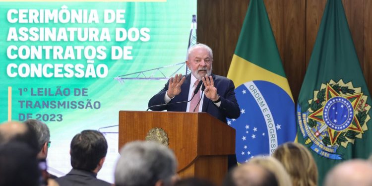 Lula vê Brasil como “imbatível” em transição energética