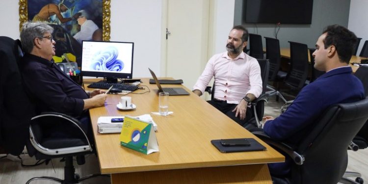 Em reunião com João Azevêdo, presidente do CLP destaca eficiência de políticas públicas e avanço da Paraíba no Ranking de Competitividade