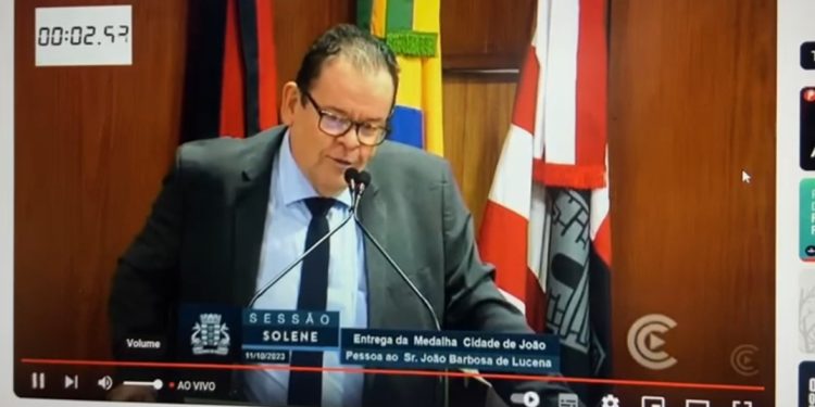 Em solenidade, André Amaral presta homenagem ao Dr. João Barbosa