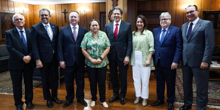 João e governadores do Nordeste discutem recomposição do FPE e reforma tributária com Fernando Haddad