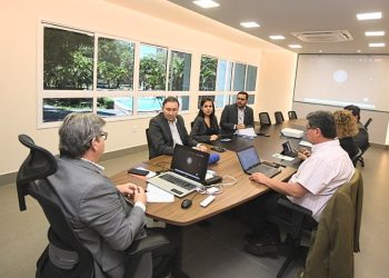 João Azevêdo se reúne com representantes do Banco Mundial e define cronograma para início da obra da Adutora do Cariri