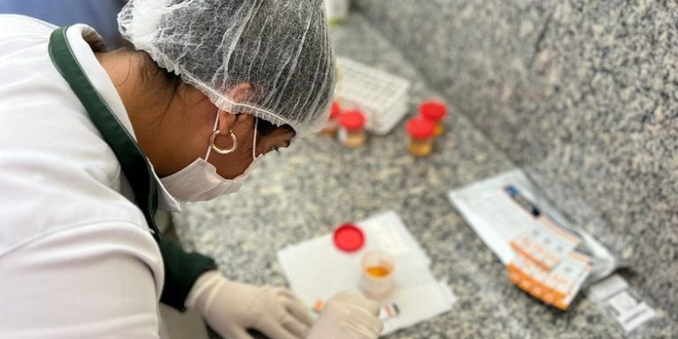 Complexo Clementino Fraga realiza teste para detecção de tuberculose com resultado em 25 minutos