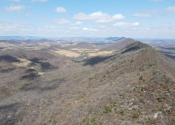 Após 15 dias de trabalho, força-tarefa apaga incêndio na Serra da Santa Catarina