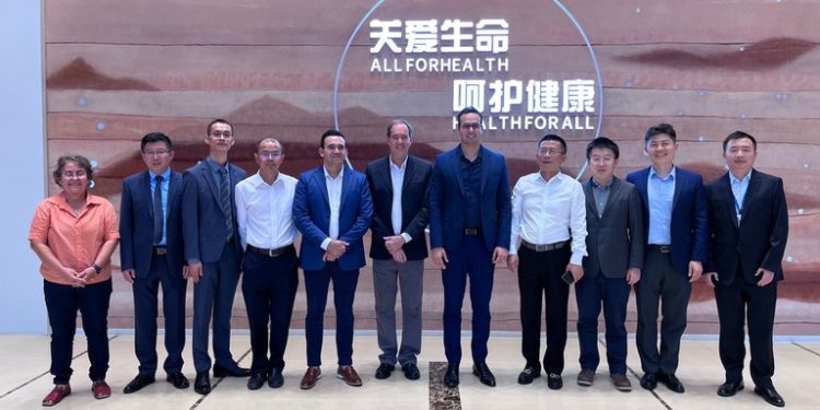 Na China, Lucas Ribeiro articula acordos comerciais com grupos farmacêuticos