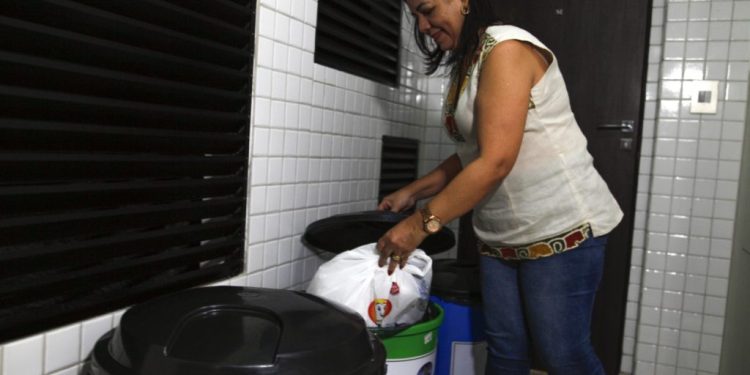 Prefeitura realiza ações com foco em conscientizar a população sobre consumo consciente