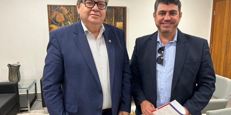 Dinho é recebido por João Azevêdo, apresenta propostas para recuperação econômica do Centro Histórico e recebe aceno positivo