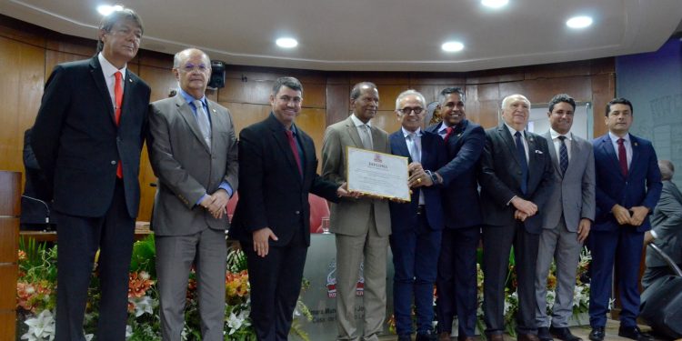 Presidente do TJPB, João Benedito da Silva, recebe título de cidadão pessoense