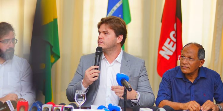 Bruno defende medidas administrativas para garantir conclusão de grandes obras em Campina Grande