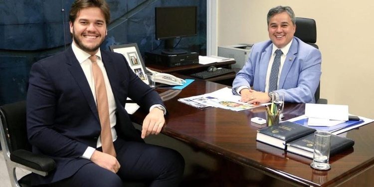 Bruno pleiteia emendas com Romero e Efraim em Brasília