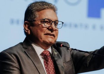 Adriano Galdino é um melé e cabe em qualquer chapa majoritária