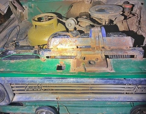 PRF flagra carro usando gás de cozinha como combustível