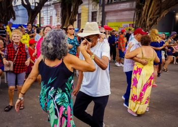 Sabadinho Bom apresenta mistura de ritmos com instrumentista Adan do Sax