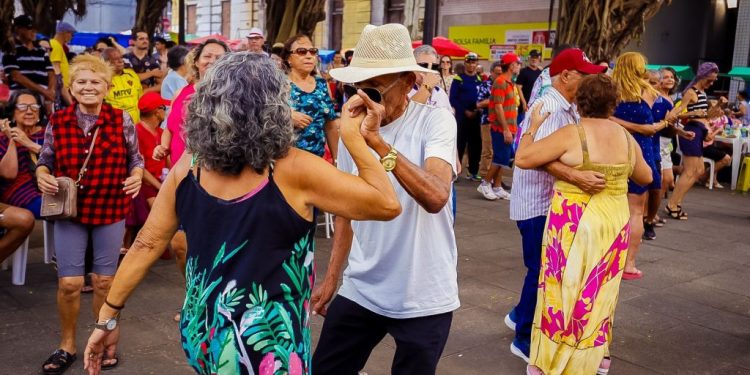 Sabadinho Bom apresenta mistura de ritmos com instrumentista Adan do Sax