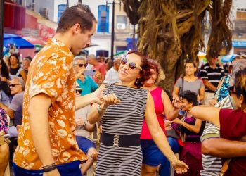 Orquestra da Sedec leva sucessos de Ari Barroso e Adoniram Barbosa para o Sabadinho Bom