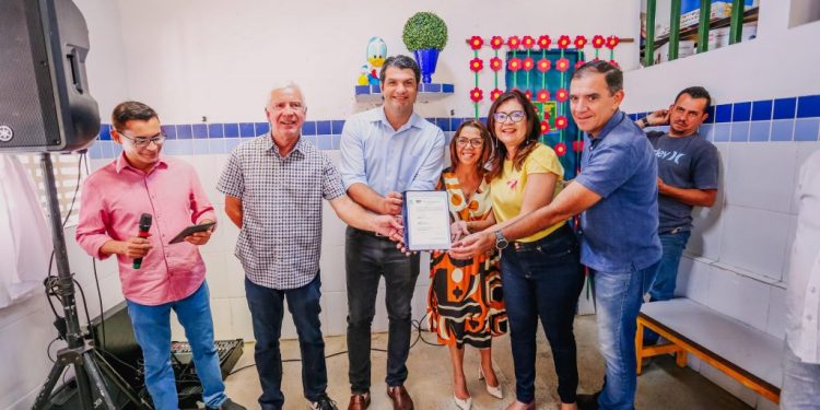 Leo Bezerra autoriza obras de recuperação, modernização e ampliação do CMEI Frei Afonso, no Roger