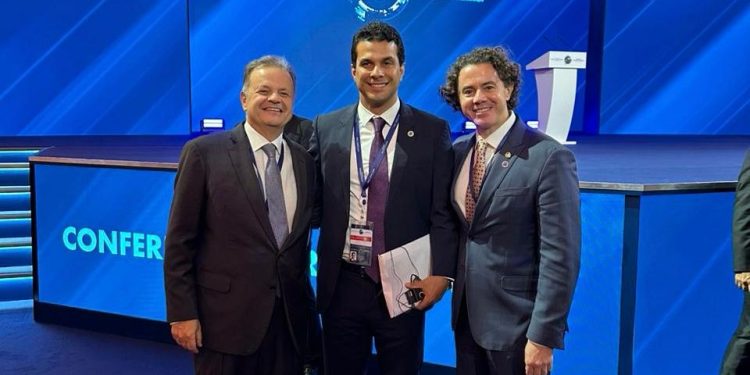 Veneziano chefia comitiva internacional em conferência na Rússia e ressalta volta da diplomacia e do diálogo com resultados positivos para o Brasil