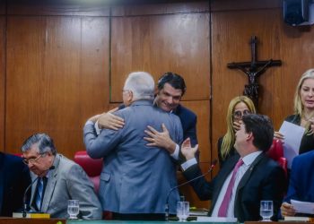 Leo Bezerra destaca trajetória e legado de Severino Ramalho Leite, que recebeu título de cidadão pessoense