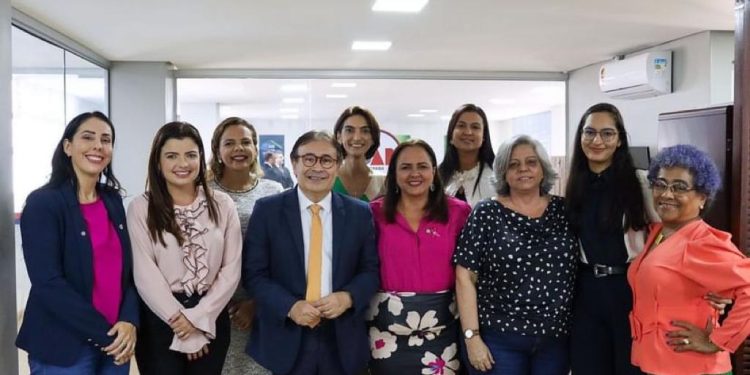 OAB-PB se engaja a campanha Outubro Rosa do hospital Napoleão Laureano