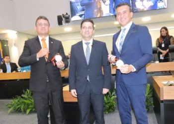 ALPB e CMJP homenageiam o advogado Rinaldo Mouzalas com entrega de medalhas