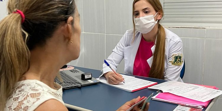 Outubro Rosa: Cuidado e conscientização marcam atividades da saúde da mulher na UBS Nabor Wanderley