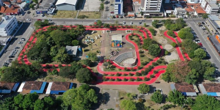 Semob-JP conclui revitalização da pista de cooper compartilhada da Praça da Paz dos Bancários